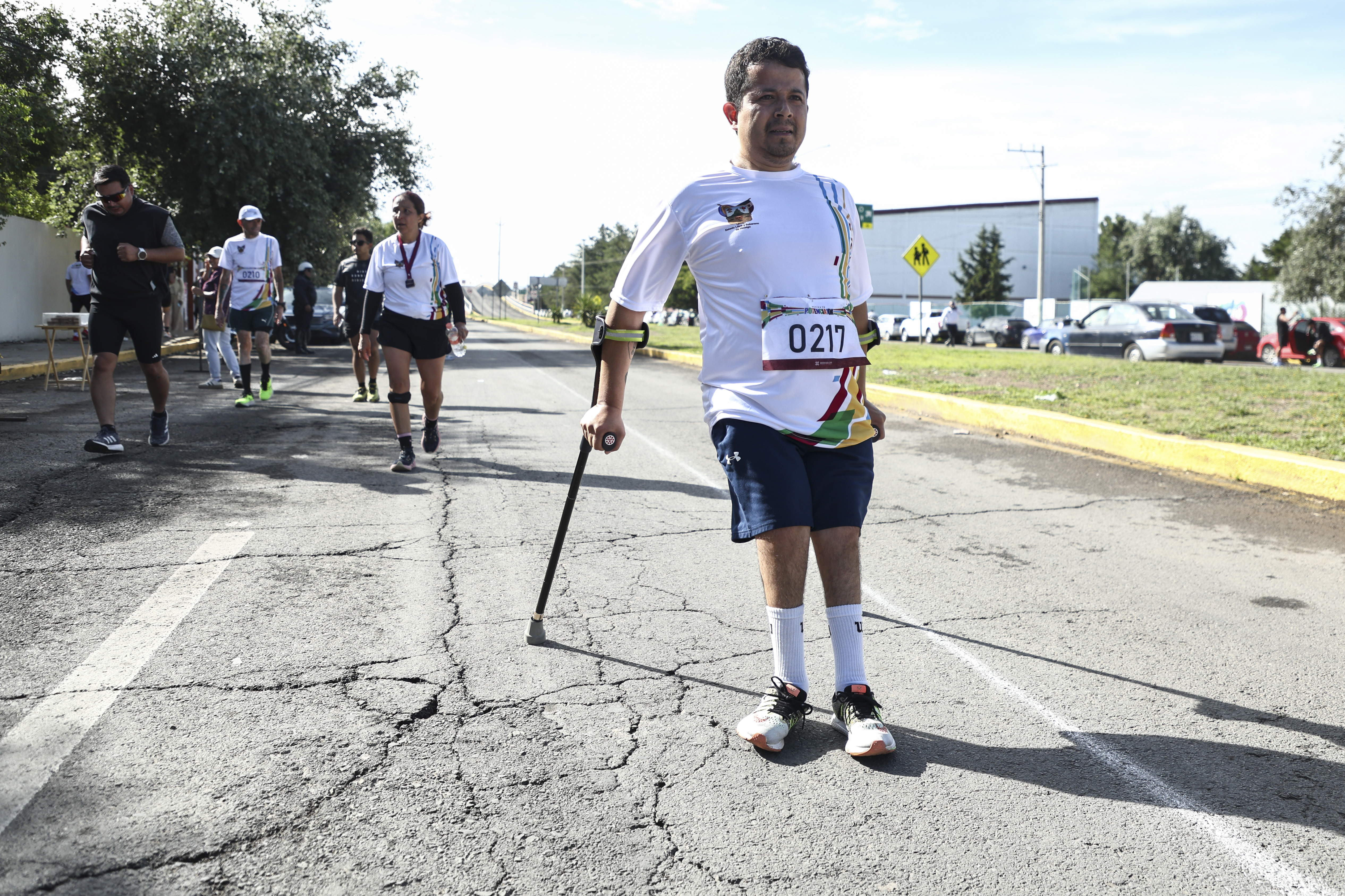 Menchaca entrega Ciudad Deportiva